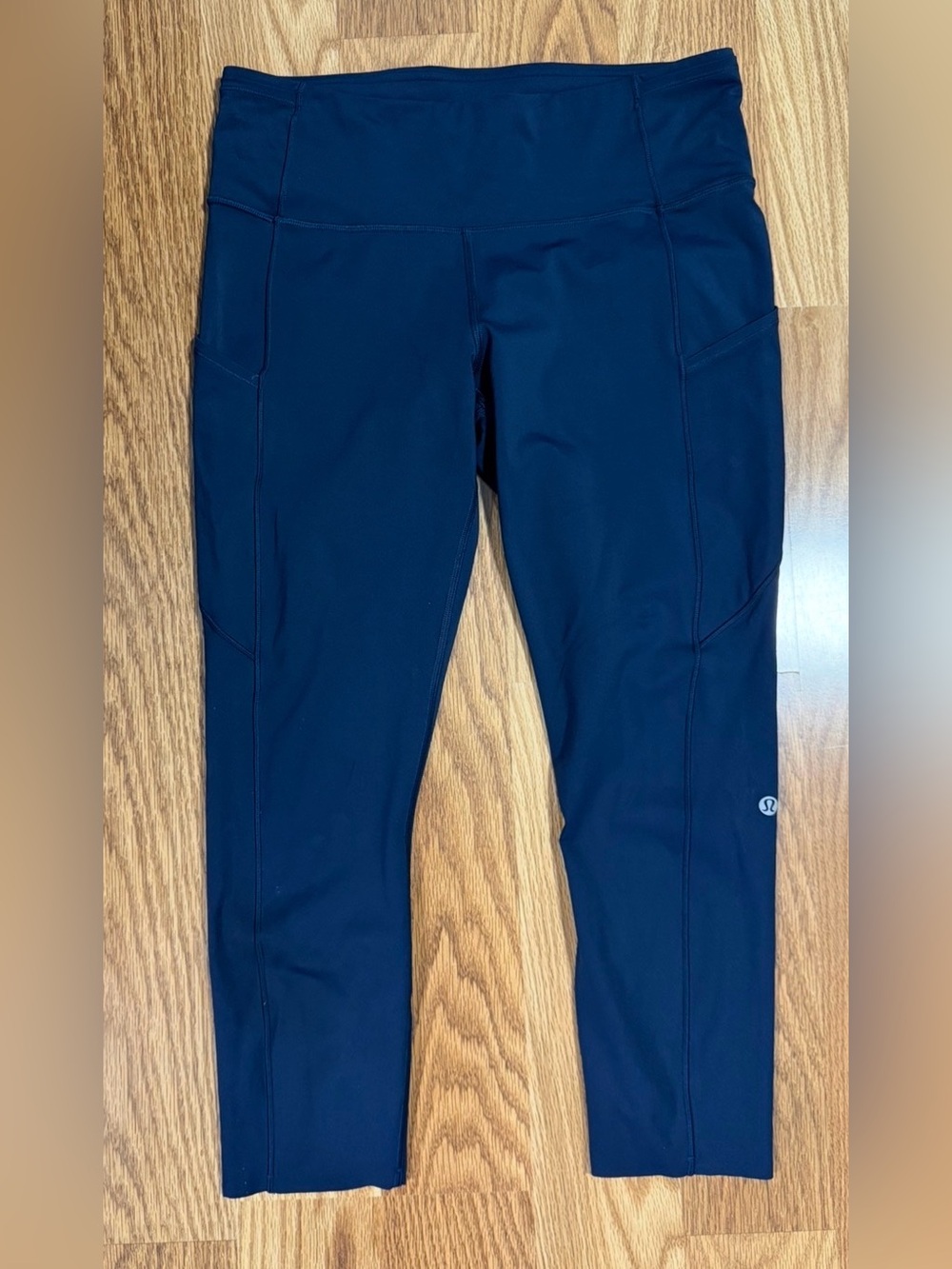 Women's Lululemon Navy Nulux 23” Cropped Leggings w/ pockets size 10